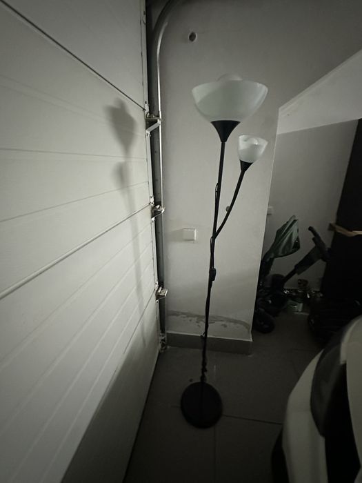 Candeeiro de Pé Preto