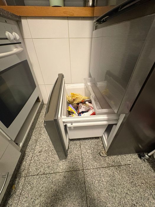 Frigorífico Haier semi-novo