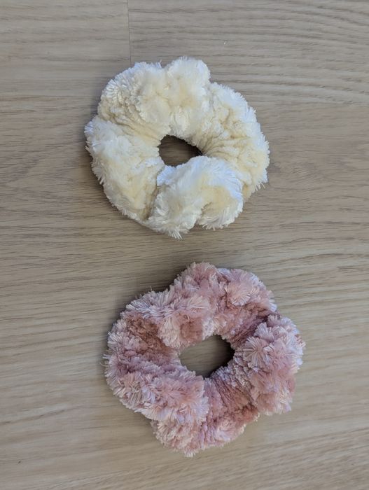 Scrunchies aveludados/tecido