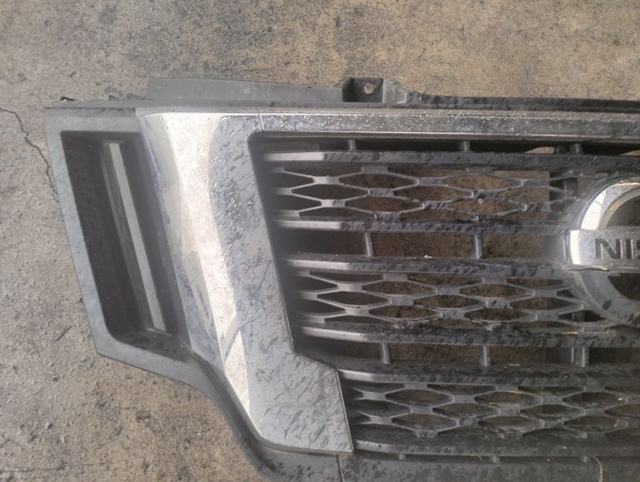 Nissan nv400 lift  listwa grilla chrom  prawy