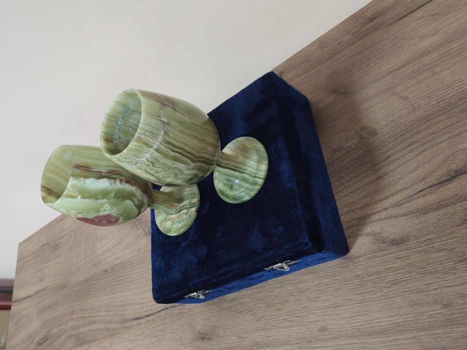 Бокали з натурального каменю