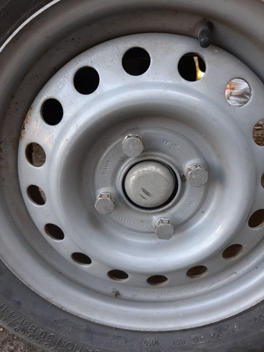 Opony lato na alufelgach 175/70 R13