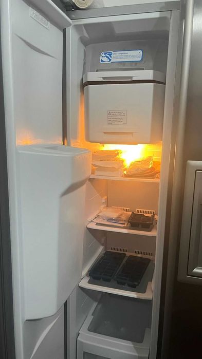 Frigorífico Americano Beko (pouco uso, quase novo)