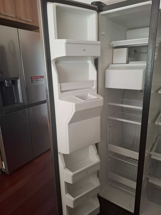 OPORTUNIDADE! Frigorífico Americano Whirlpool, dispensador água e gelo