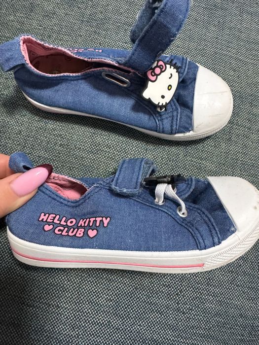 Buciki, tenisówki, kapcie Hello Kitty