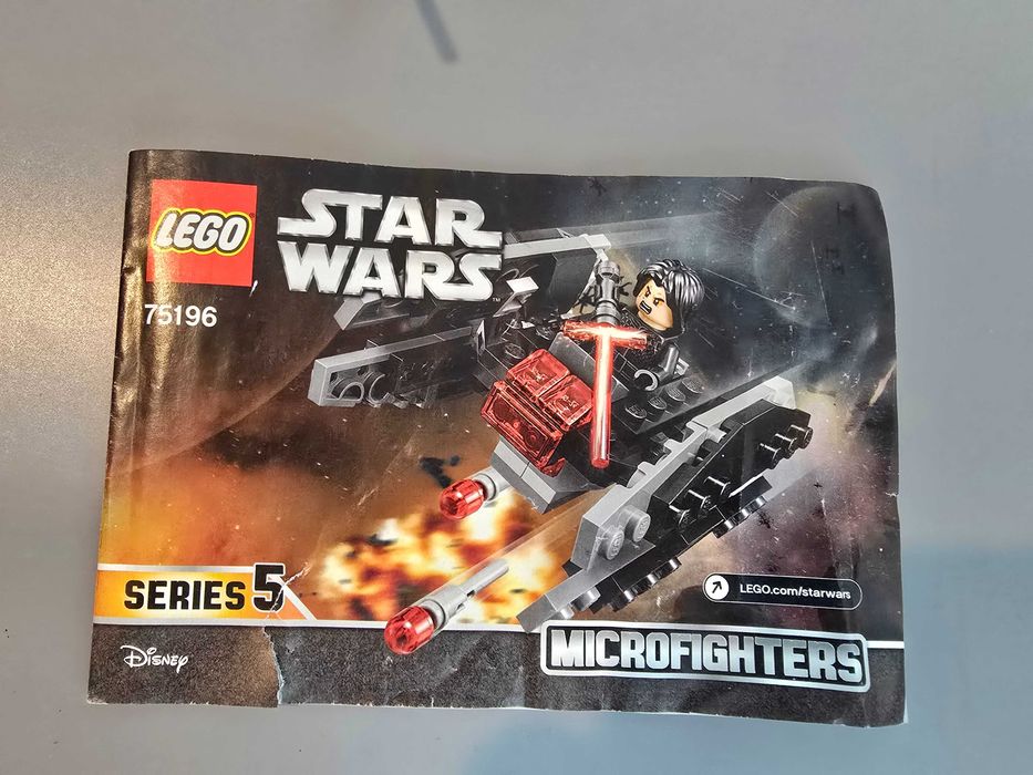 Lego Star Wars 75196 e 75129