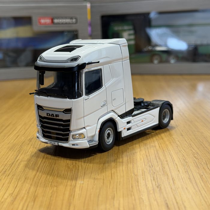 Model 1:50 WSI Daf XG 4x2