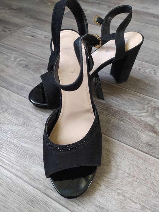 Красивые босоножки