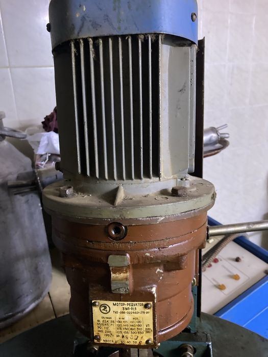Мотор редуктор в сборе .