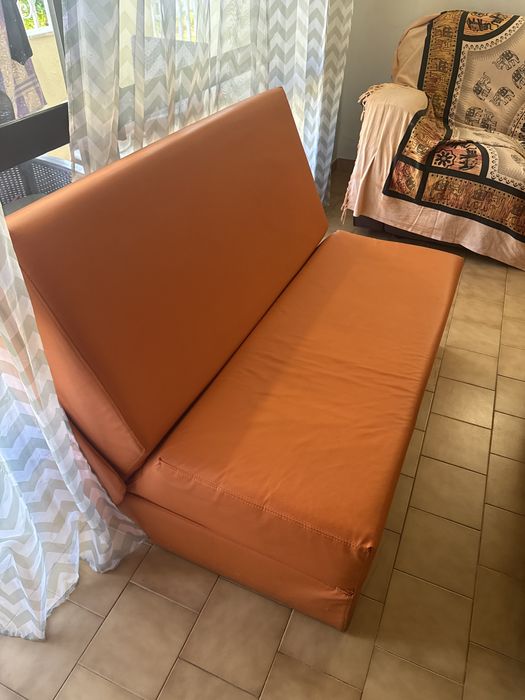 Sofá-cama laranja