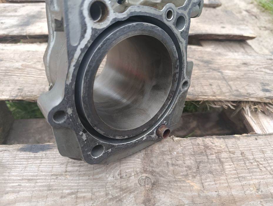 Cylindry Suzuki VS 800 cylinder silnika tuleja pierścionki K4