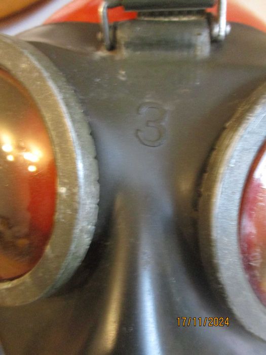 Niemiecka maska gazowa