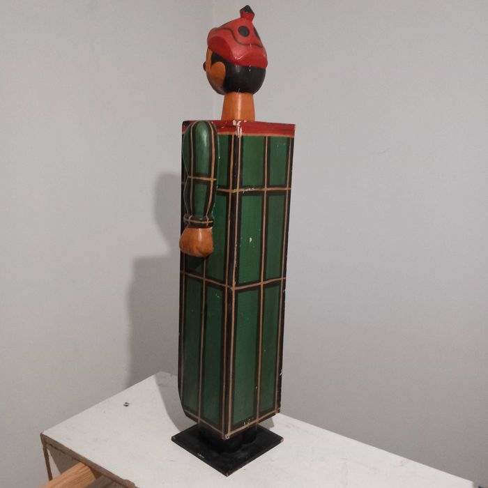 Pinoquio armário em madeira