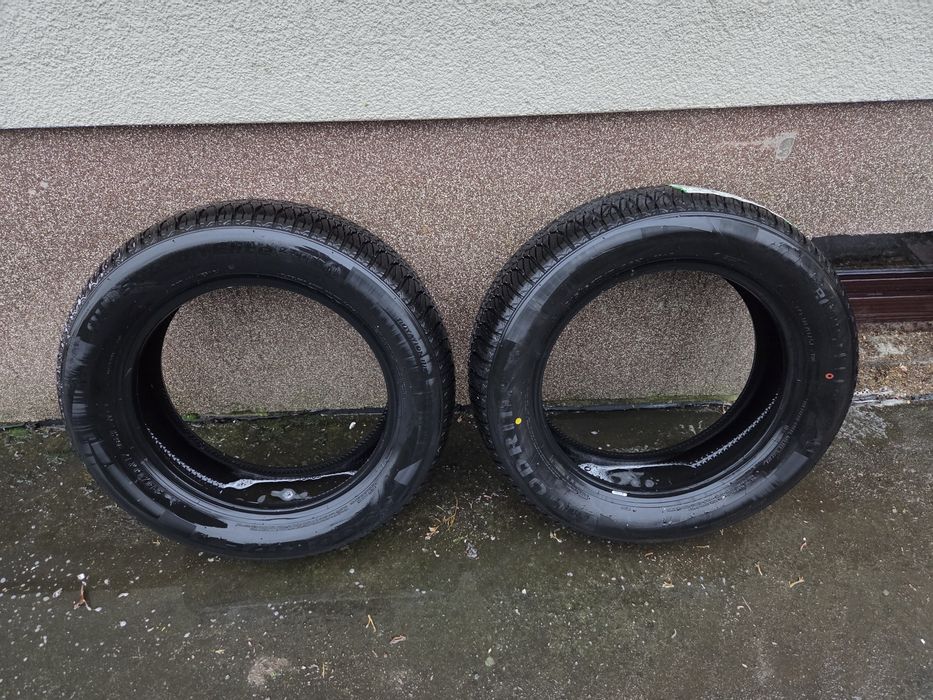 Opony wielosezonowe 215/60r17.