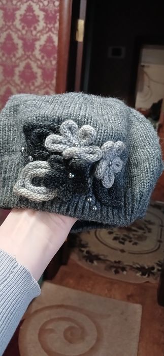 Шарф-хомут та два берети