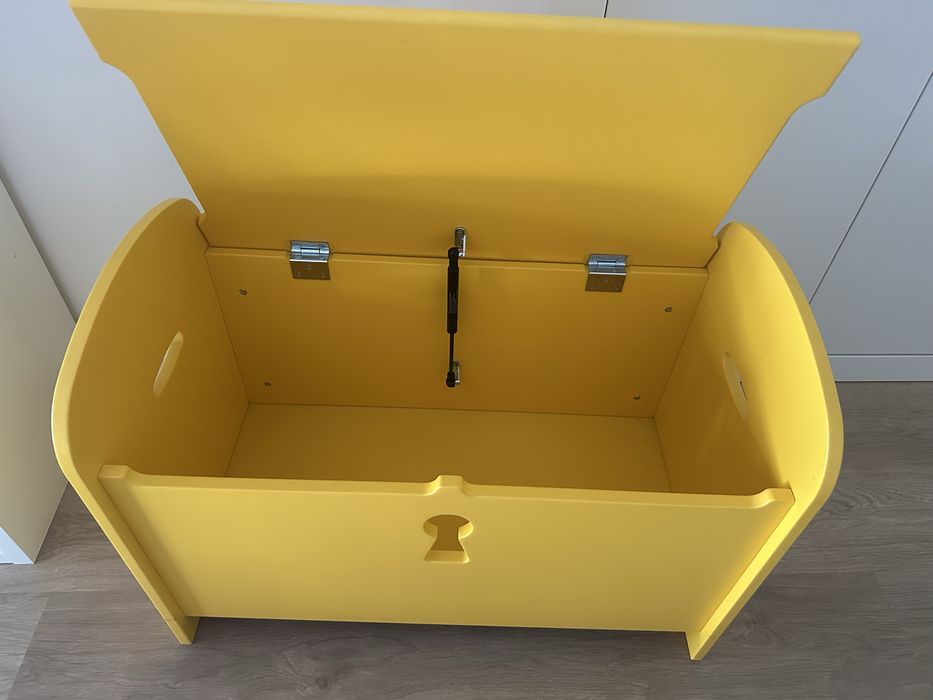 Bau para arrumos - Quarto Criança