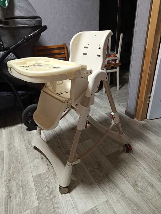 Стільчик для годування