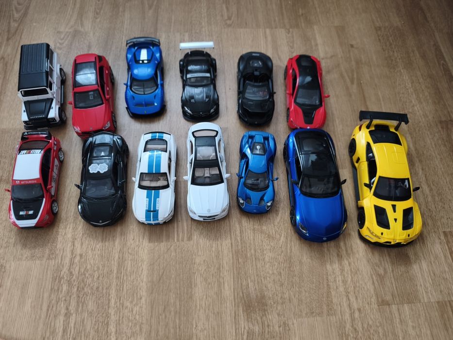 Продам металеві машинки