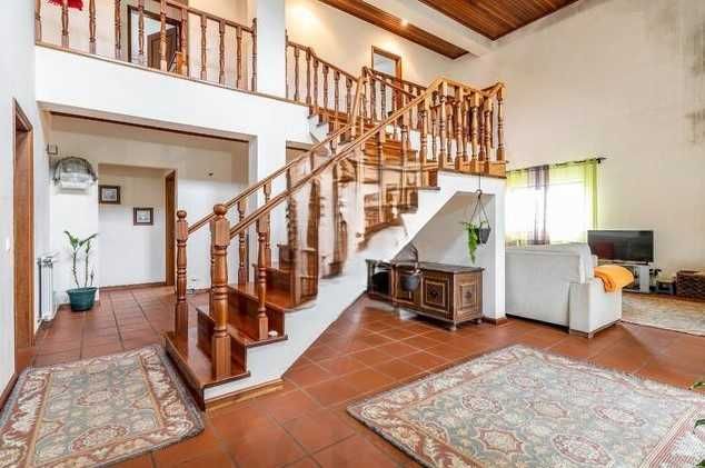 Vende-se Moradia T4 + terreno urbano associado - Alfafar, Penela