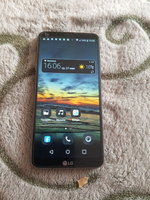 Продам телефон LG G6.