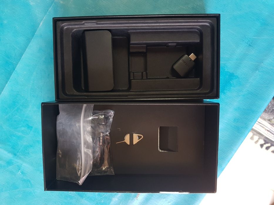 Samsung S10 plus desbloqueado dualsim com fatura e garantia + extras