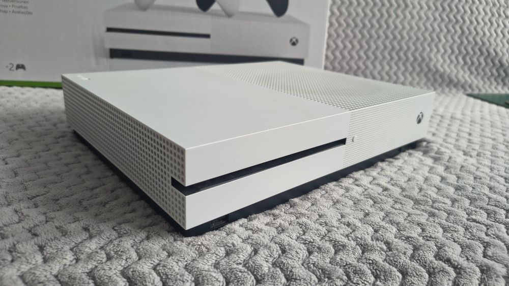 Konsola Xbox one s 1 TB