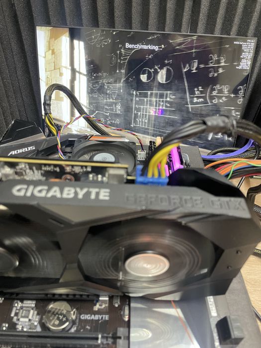 Продам відеокарту gigabyte gtx1660-oc