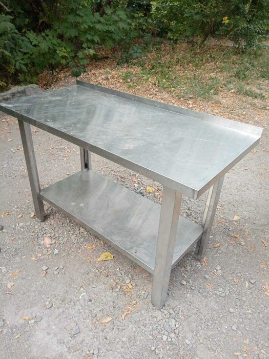 Стол з нержавійки