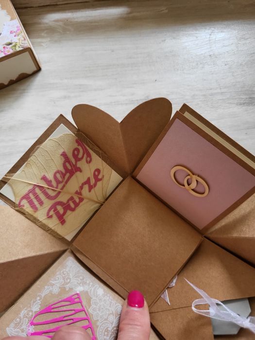 Ślubny explodingbox ręcznie robiony