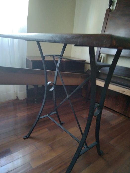 Móvel pequeno com 3 gavetas