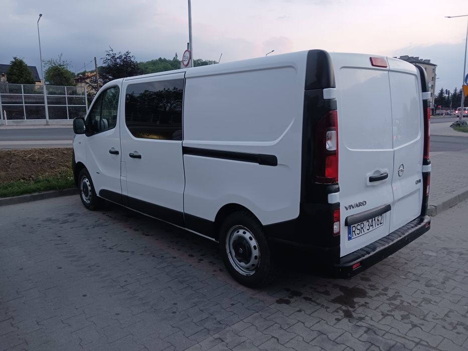 Opel Vivaro 1.6 120KM 2014r wat1
