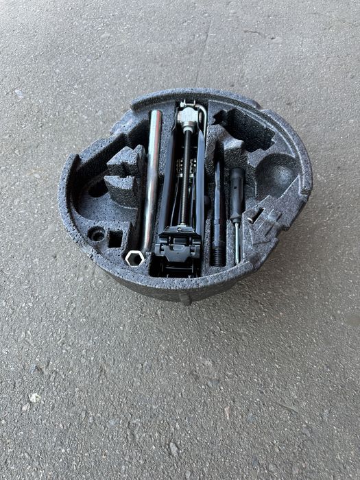 Органайзер домкрат гак шкода октавія а5 Skoda 2004/2013 рік octavia A5