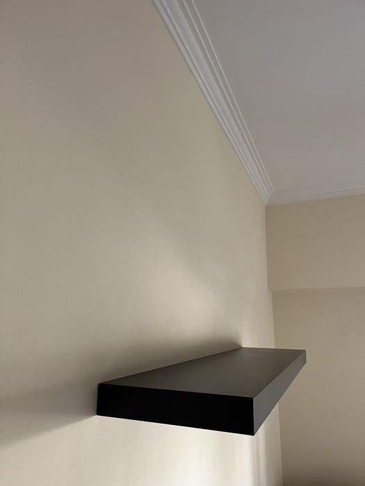 Prateleira preta Ikea