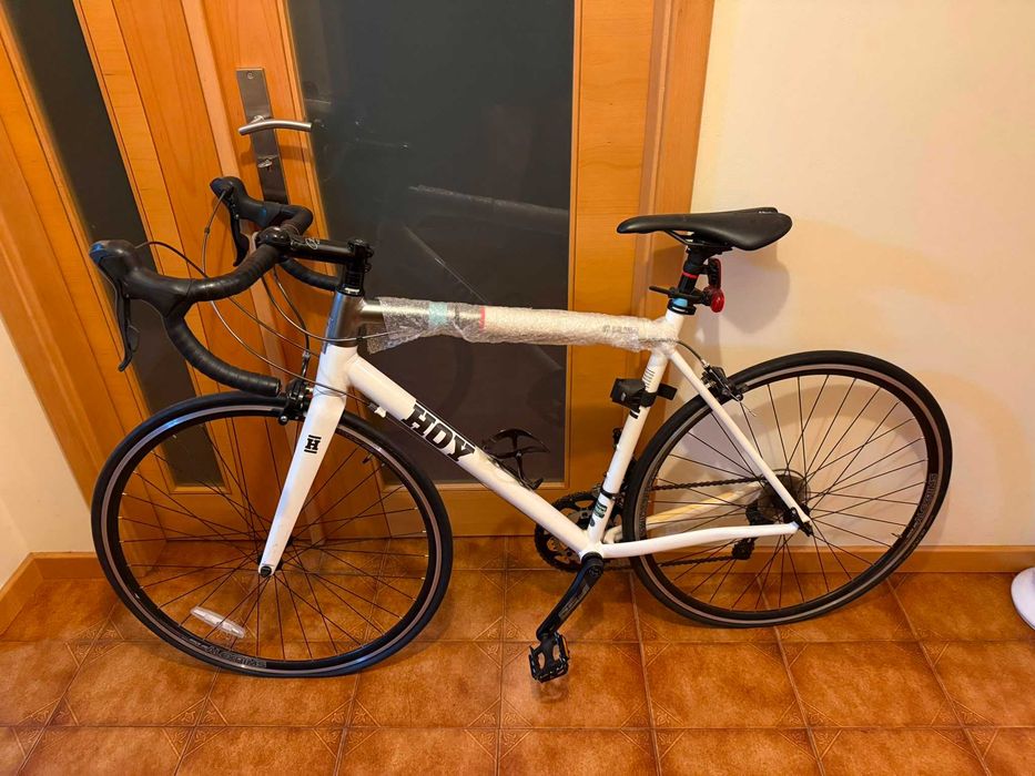 Bicicleta Hoy Sa Calobra .001 branco usado pouco