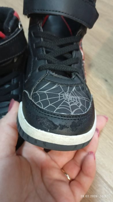 Sneakersy r. 27 świecące spiderman