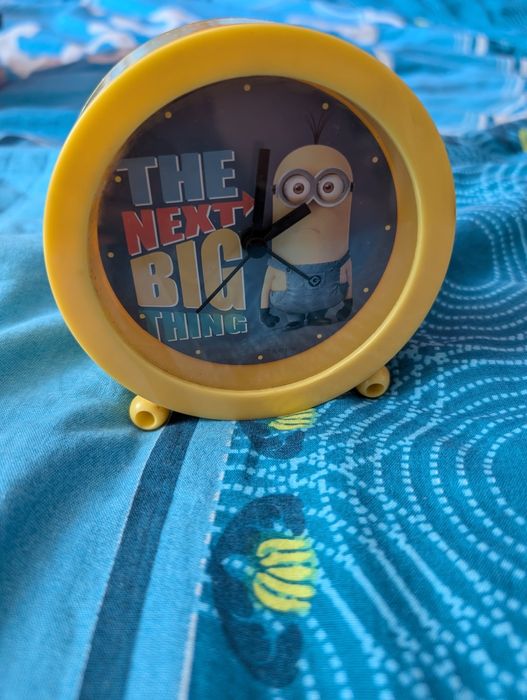 Stojący zegarek Minionki