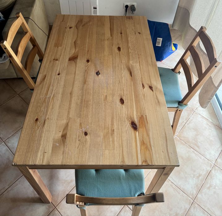 Mesa em Madeira