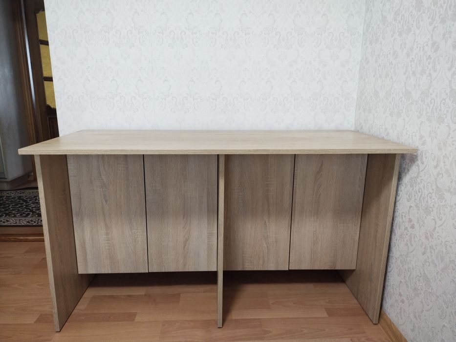 Письмовий стіл, парта