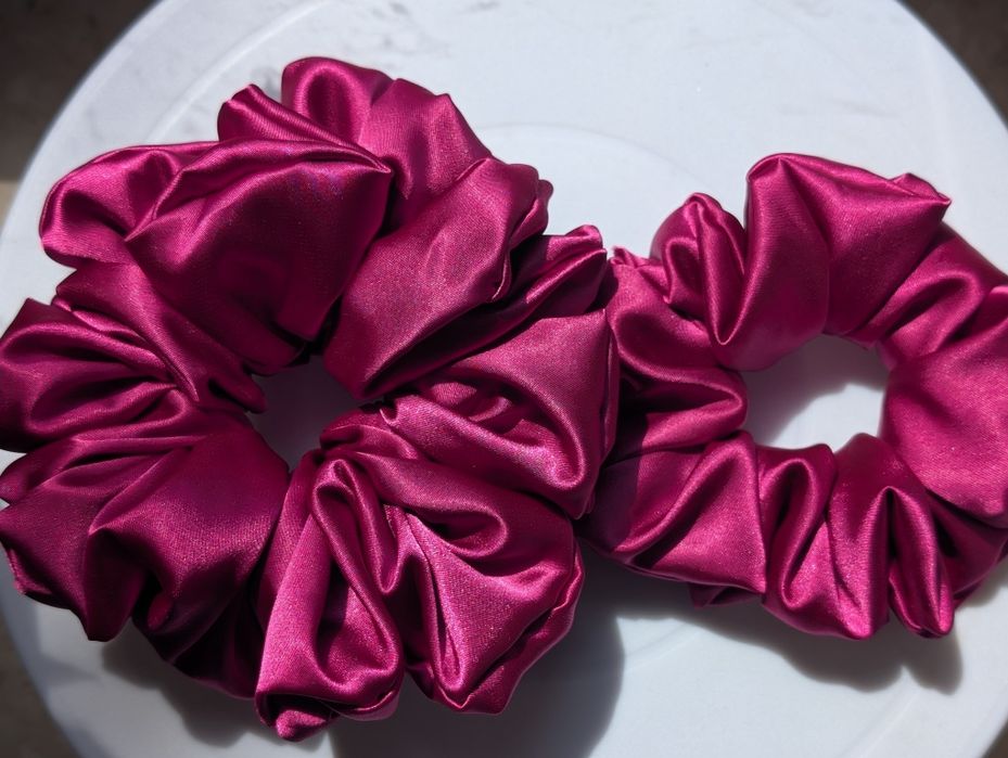 Satynowa scrunchie L