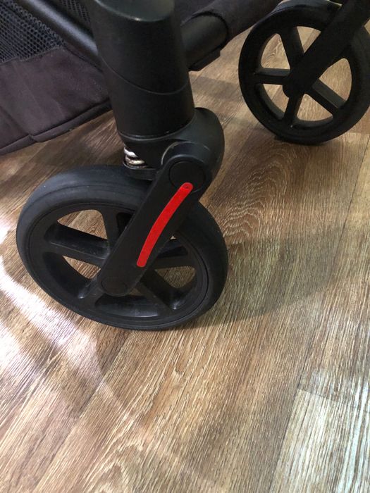 Cybex Priam 4 .0 прогулянковий ,шасі  cybex Priam 3.0 подарунок