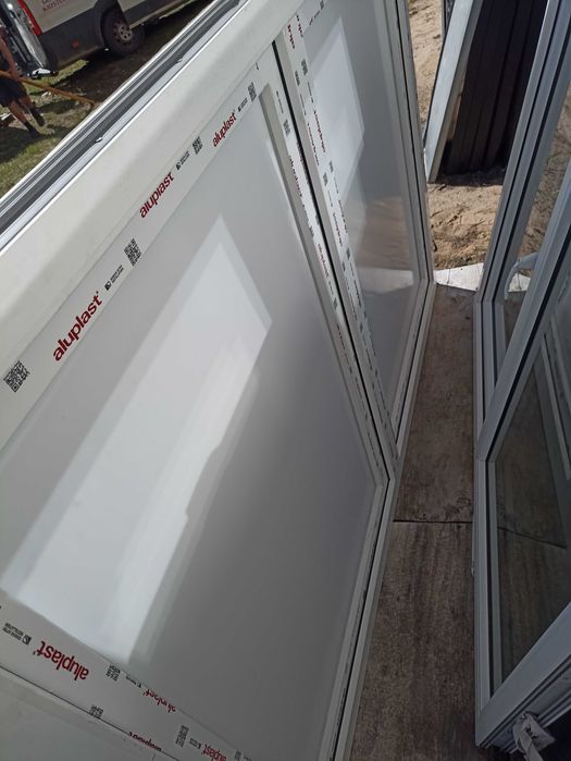 Okno pcv 185/129 z płytą zamiast szyb białe