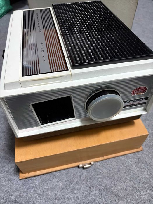 Projector de Diapositivos Braun Paximat 2000 Electric