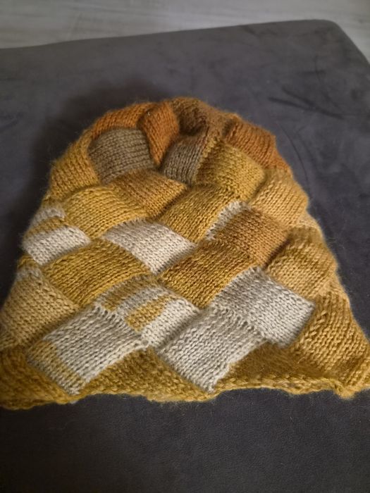 Kolorowa Czapka entrelac