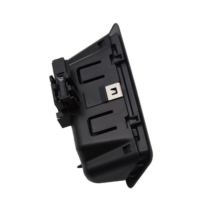Кнопка открытия багажника BMW Е60 Е70 Е71 Е82 Е88 Е90 Е91 Е92 Е93 БМВ