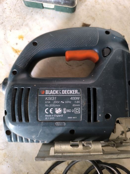 Електролобзик Black&decker