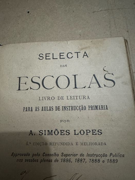 Livro de leitura muito antigo