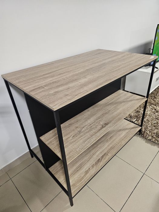 Mesa de cozinha alta com compartimentos