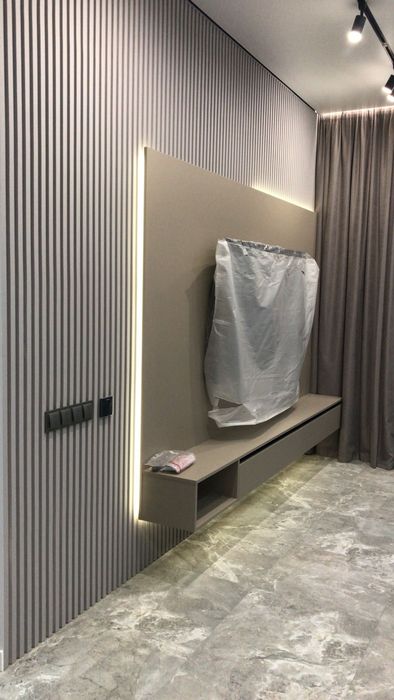 Покраска стін та поклейка шпалер