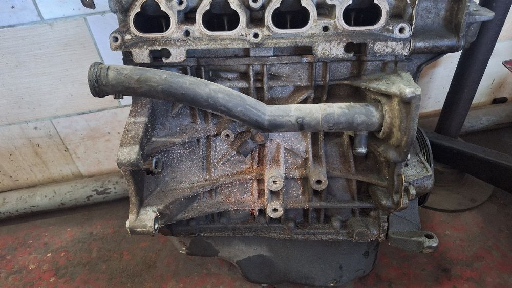 Продам двигун фольцфаген поло,