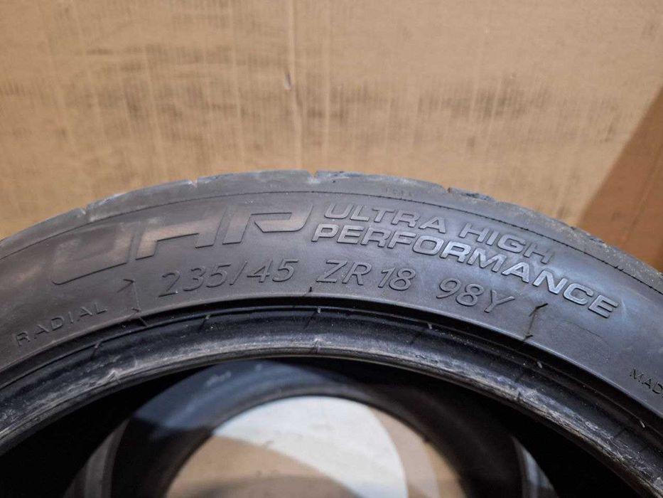 235/45 R18 98Y Taurus UHP